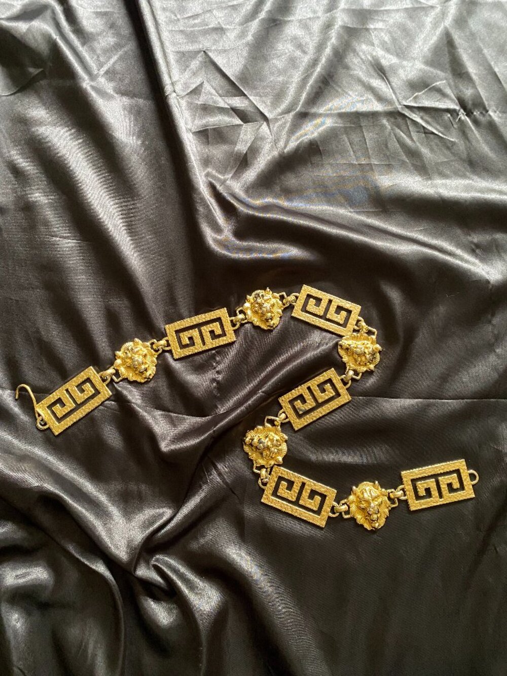 Vintage 1990s Lion's Head & Geometric Gold Metal Chain Belt 27"